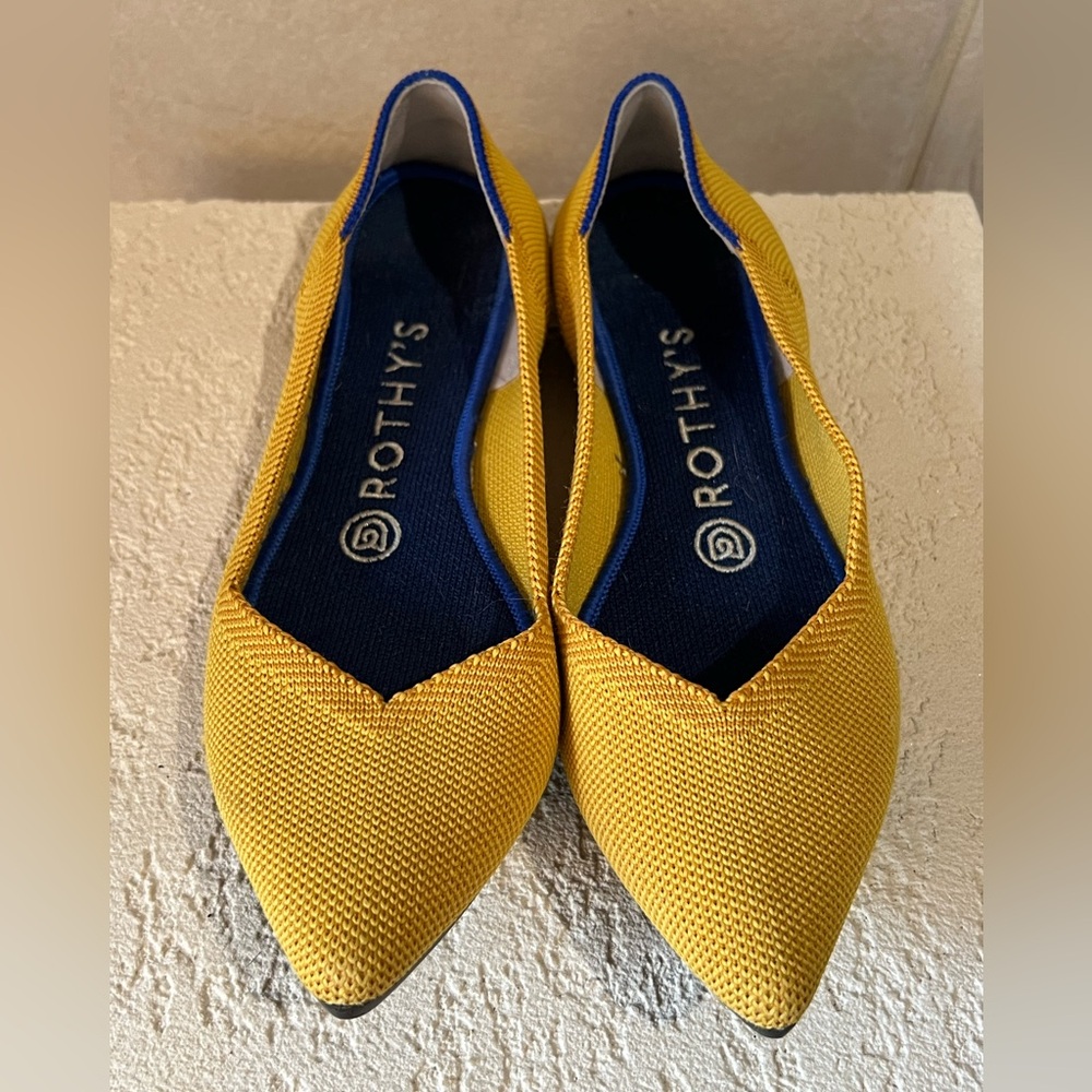Ladies EUC yellow ROTHY’S flat washable shoes sz 6.5